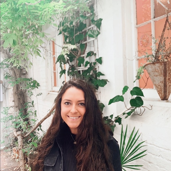 Meet Your Posher, Claire ! - Picture 4 of 4